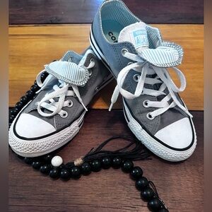 Women’s Size 7 Gray with Teal Accents Converse Low-Tops